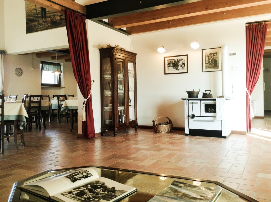 Agriturismo Anna Caterina Hotel Кастелнуово дел Гарда Стая снимка